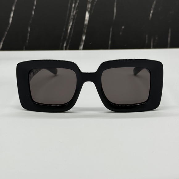 NEW GUCCI SQUARE SUNGLASSES GUCCI GG1718S 001 BLACK GREY EYEWEAR - Picture 3 of 9